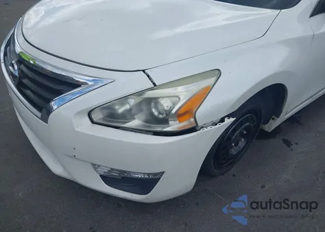 2014 Nissan Altima 2.5 S z USA, uszkodzony, nr VIN 1N4AL3AP1EN366932